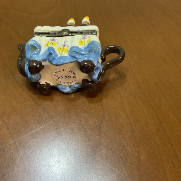 Porcelain Tea Pot Trinket, Pill, Jewelry Box. Still Has Original Tag. - Picture 5 of 12